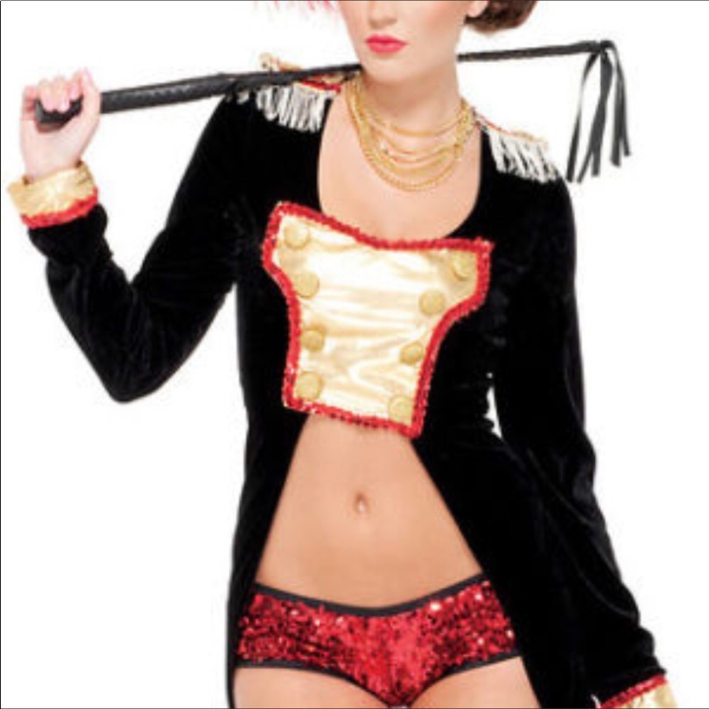 🌙🎃NWT🎃🌙- Ring Leader Sexy Costume